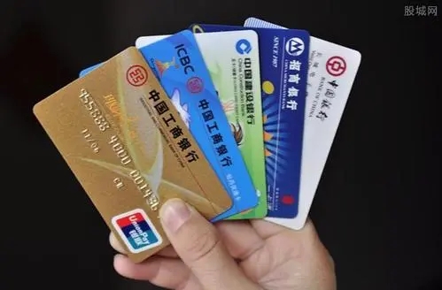 多少歲能辦銀行卡呢？